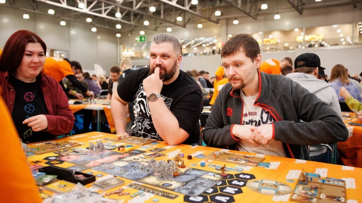 Большая праздничная игротека в честь дня рождения Hobby World Большая праздничная игротека в честь дня рождения Hobby World