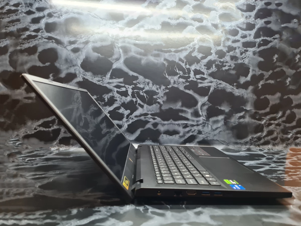 Обзор ноутбука Nitro V15 от Acer — i5-13420H и RTX 4050 в компактном корпусе Обзор ноутбука Nitro V15 от Acer — i5-13420H и RTX 4050 в компактном корпусе