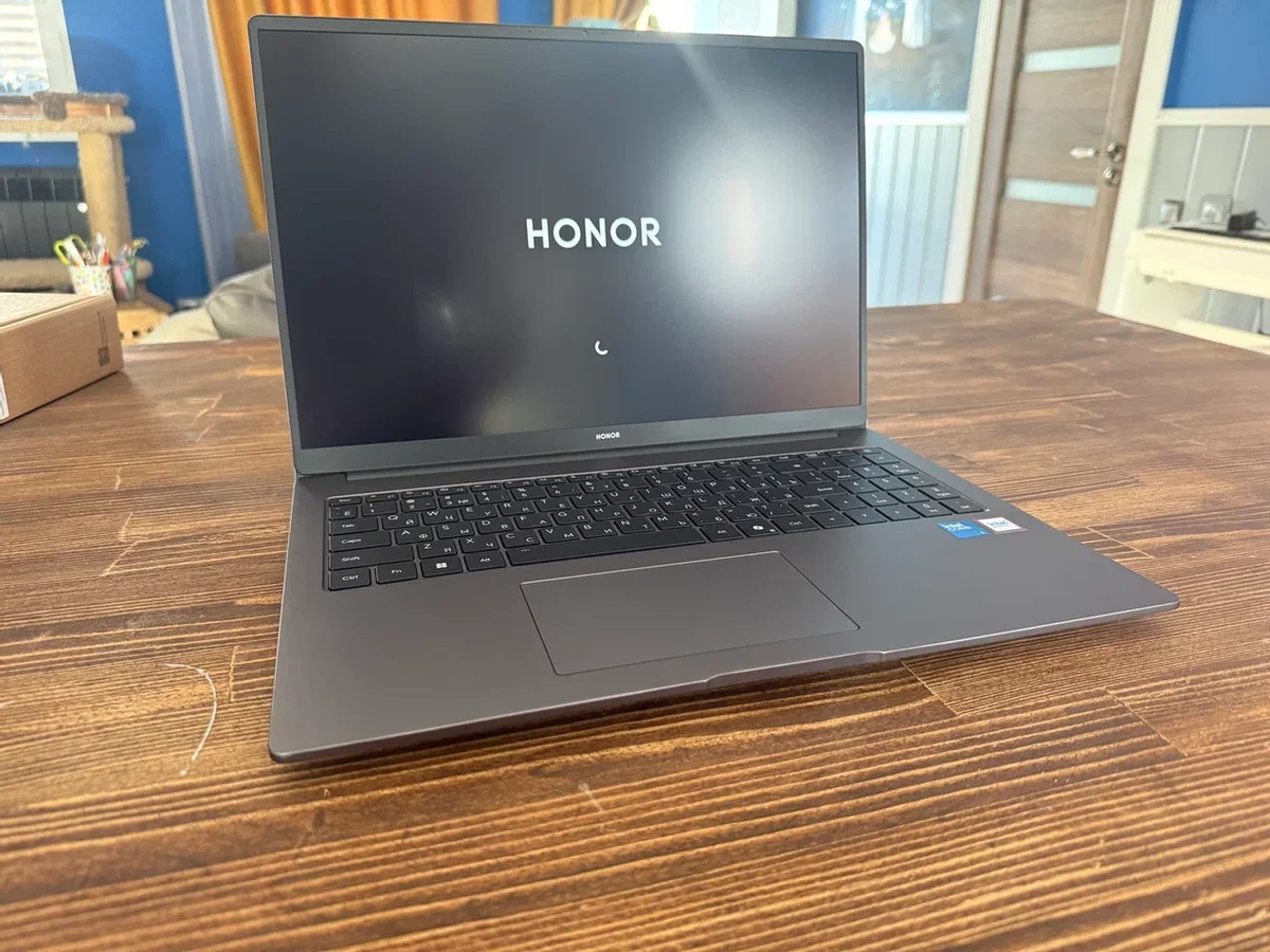 Honor MagicBook X16 Plus 2025 — стильный, мощный и автономный Honor MagicBook X16 Plus 2025 — стильный, мощный и автономный
