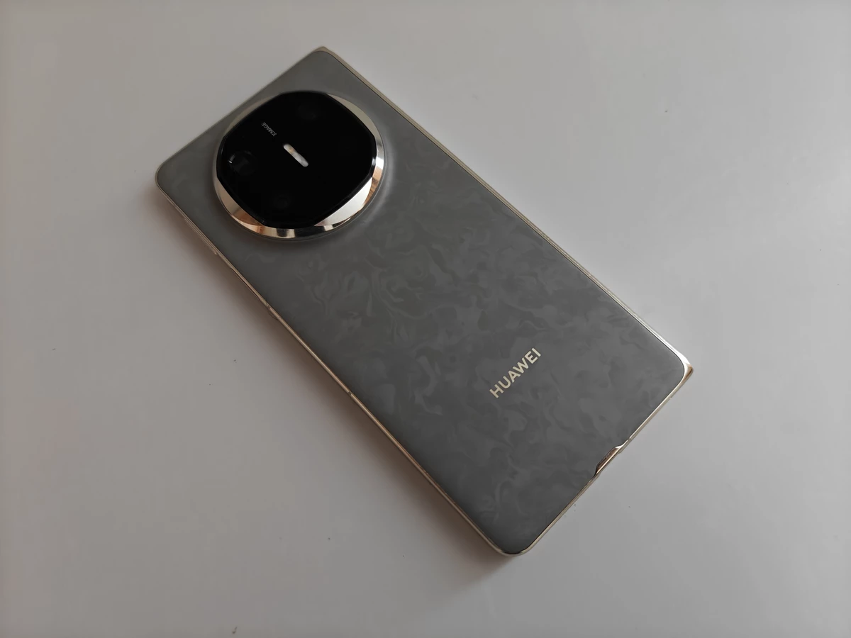 Обзор смартфона Huawei Mate X6 — раскладушки возвращаются Обзор смартфона Huawei Mate X6 — раскладушки возвращаются