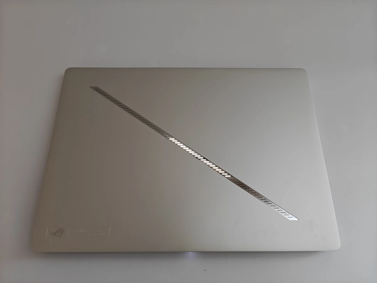 Обзор ноутбука ASUS ROG Zephyrus G14 GA403UI-QS094W — компактный зверь для игр и работы Обзор ноутбука ASUS ROG Zephyrus G14 GA403UI-QS094W — компактный зверь для игр и работы