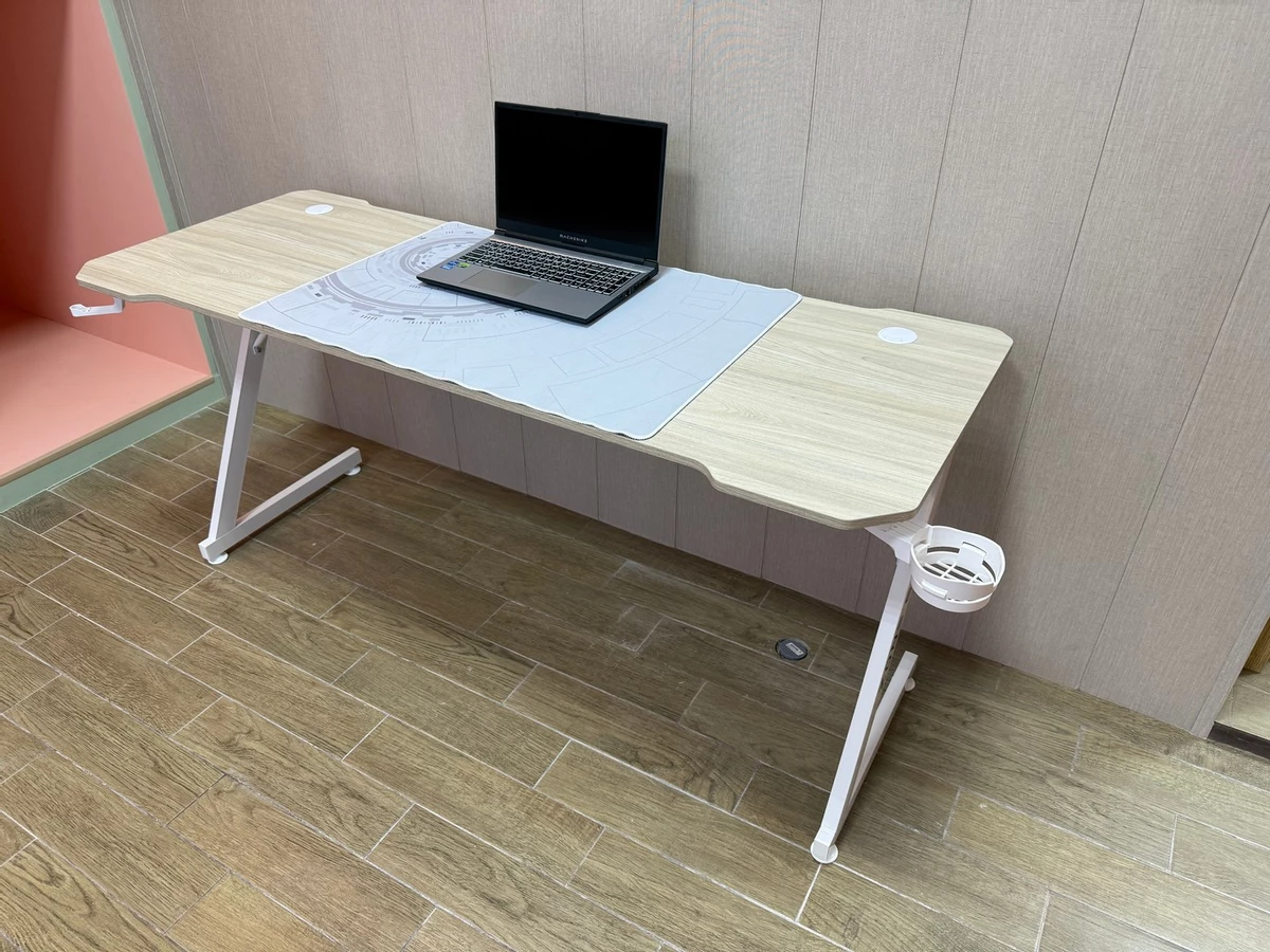 ZONE 51 TRINE 160 Wood — стол, который работает на вас ZONE 51 TRINE 160 Wood — стол, который работает на вас