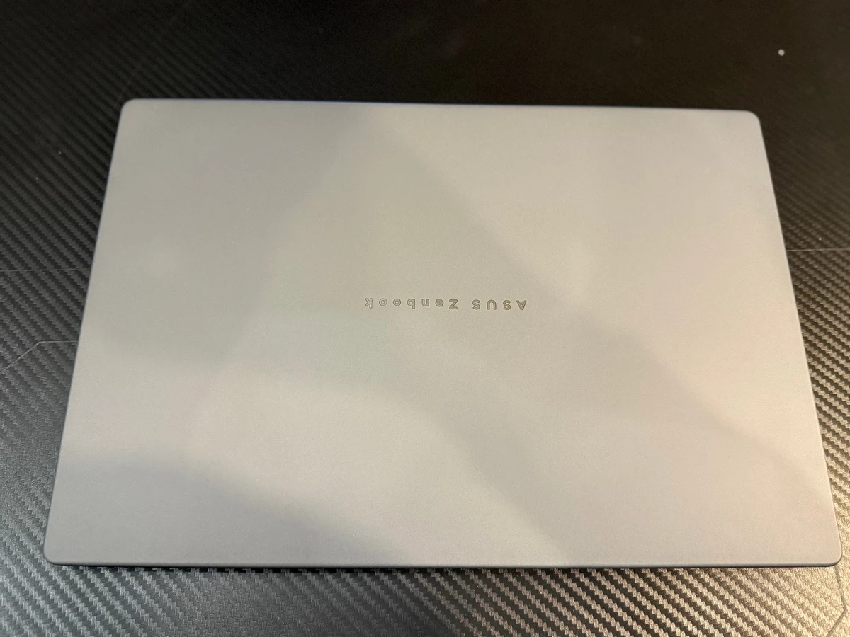 Обзор ноутбука ASUS Zenbook A14 UX3407R: Компактный гений для работы и творчества Обзор ноутбука ASUS Zenbook A14 UX3407R: Компактный гений для работы и творчества