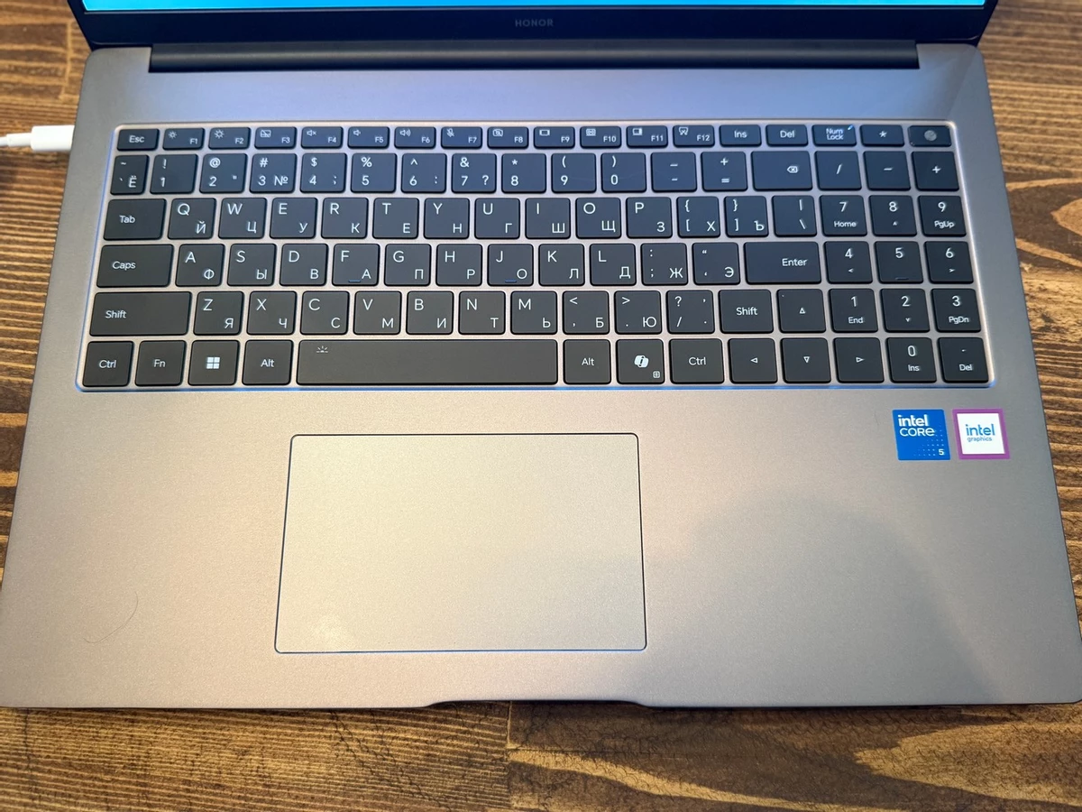 Honor MagicBook X16 Plus 2025 — стильный, мощный и автономный Honor MagicBook X16 Plus 2025 — стильный, мощный и автономный