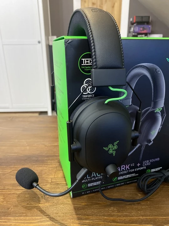 Обзор Razer Blackshark V2 + USB Sound Card - игровая гарнитура без RGB Обзор Razer Blackshark V2 + USB Sound Card - игровая гарнитура без RGB